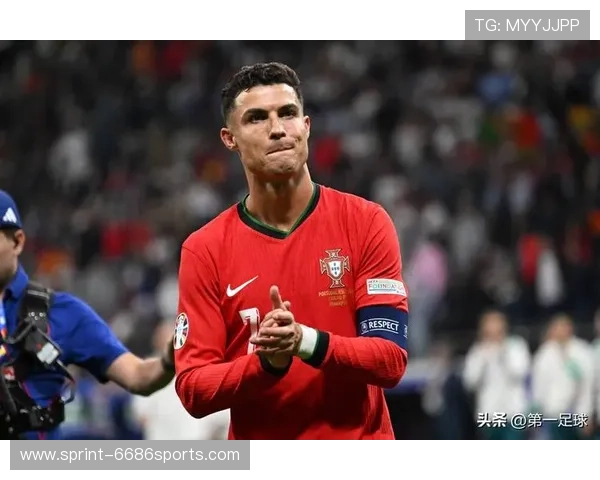 世界足球史上第一球星的传奇崛起与不朽影响力的深远分析