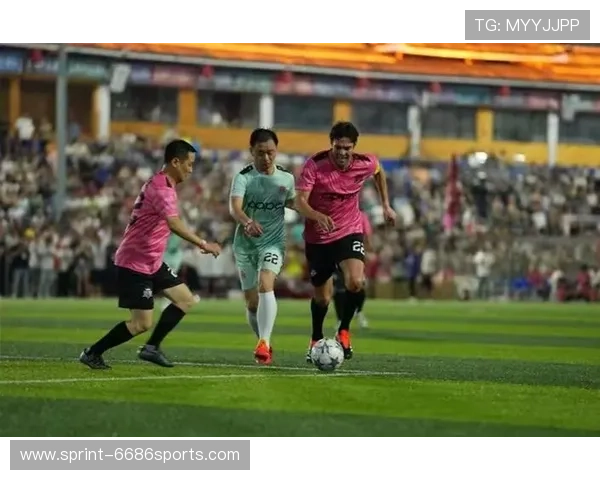 足球球星抱团现象引发热议 个人荣誉与团队合作的平衡如何把握